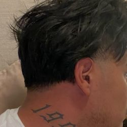 Floyd's 99 Barbershop - Nothing behind the ears