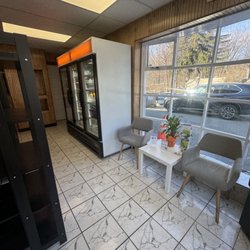 10-20 Lube - Waiting area