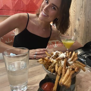 Moku Kitchen - Truffle Fries - Cocktail Bars Near Me - Honolulu, Hawaii Moku Kitchen - Truffle Fries - Cocktail Bars Near Me - Honolulu, Hawaii