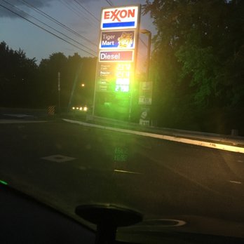 Tiger Paw Exxon - Gas Stations Near Me - Parlin, New Jersey