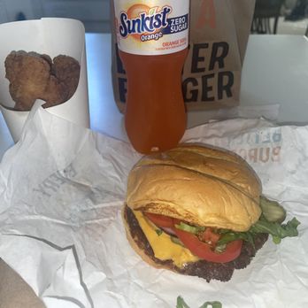 Smashburger - Fantastic Classic Smash Burger & Chicken Strips togo !!! - Burgers Near Me - Pearland, Texas Smashburger - Fantastic Classic Smash Burger & Chicken Strips togo !!! - Burgers Near Me - Pearland, Texas