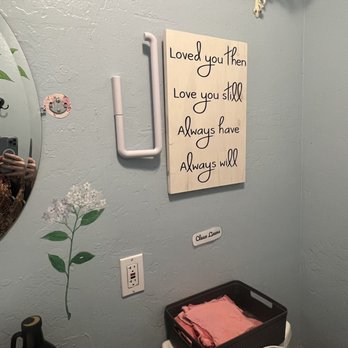 ChocolaTree - Love this bathroom: reusable rags and unconditional love vibes - Vegetarian Near Me - Sedona, Arizona