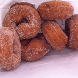 Wilklow Orchards - Apple cider donuts with sugar.