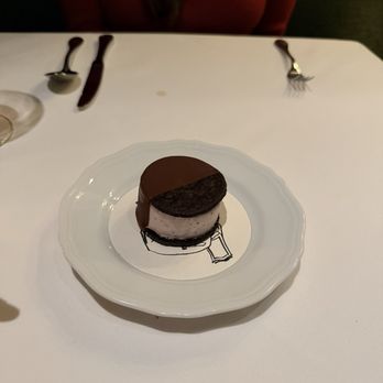 Selby's - Complimentary raspberry ice cream sandwich - New American Near Me - Redwood City, California Selby's - Complimentary raspberry ice cream sandwich - New American Near Me - Redwood City, California