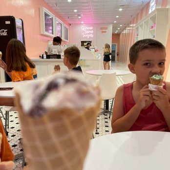 Ice Cream Shoppe - Blueberry cheesecake ice cream with waffle cone! - Ice Cream & Frozen Yogurt Near Me - Destin, Florida Ice Cream Shoppe - Blueberry cheesecake ice cream with waffle cone! - Ice Cream & Frozen Yogurt Near Me - Destin, Florida