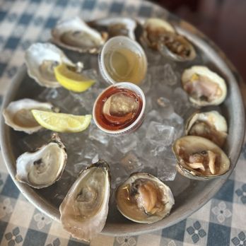 Barking Crab - Oysters and clam - Seafood Near Me - Boston, Massachusetts