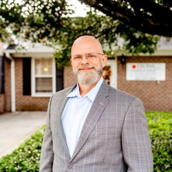 Lyons Prosthetics & Orthotics - Owner and head clinician