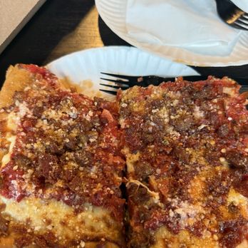 Quattro Goomba's Winery - Pizza - Wineries Near Me - Aldie, Virginia
