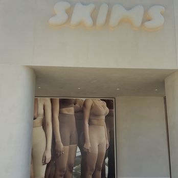 SKIMS - Storefront - Women's Clothing Near Me - Corte Madera, California SKIMS - Storefront - Women's Clothing Near Me - Corte Madera, California