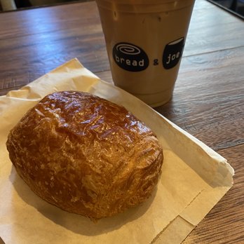 Bread & Joe - Chocolate croissant and iced dirty chai latte - Coffee & Tea Near Me - Brooklyn, New York