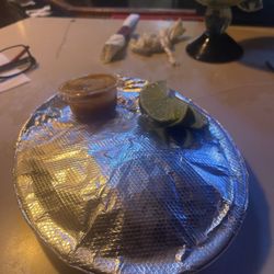 Cinco De Mayo Mexican restaurant - Brentwood - When the street tacos are set they have a cover to keep them warm