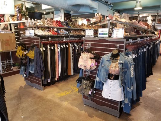 Uptown Cheapskate 51 Photos 94 Reviews Thrift Stores 353 W 0th S Downtown Salt Lake City Ut Phone Number Yelp