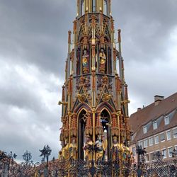 Hauptmarkt - Schöner Brunnen