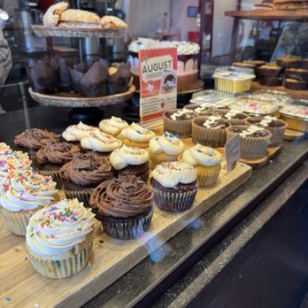 Red Dessert Dive - Desserts Near Me - Houston, Texas Red Dessert Dive - Desserts Near Me - Houston, Texas