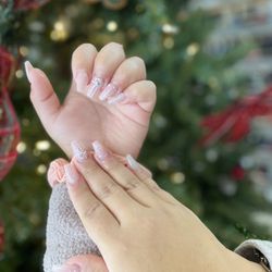Vie Nails & Spa - Holiday nails