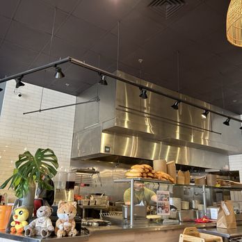 Viet Citron - Open kitchen that is clean. - Vietnamese Near Me - Burlington, Massachusetts