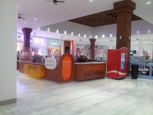 Centro Comercial Los Arcos by null