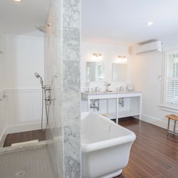 Nobnocket Boutique Inn - Luxury Grand Room Bathroom