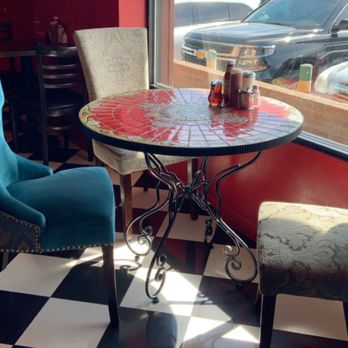 MartAnne's - Cute table and chairs - Breakfast & Brunch Near Me - Flagstaff, Arizona