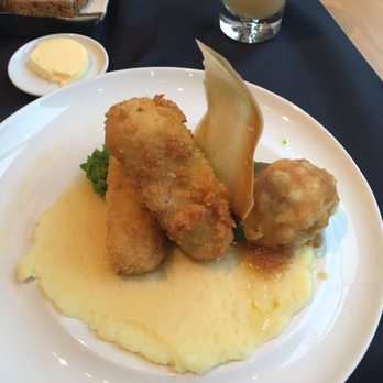 Dom Wódki - The chicken dish - Polish Near Me - Warsaw, MZ
