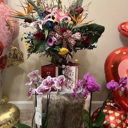 Dibiaso's Florist & Gifts - Beautiful 2023 Valentine. Dibiaso's Florist/ Dawn