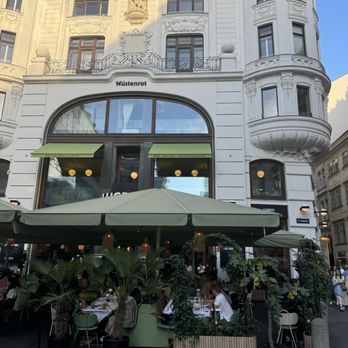 Lugeck - Front of restaurant - Austrian Near Me - Vienna, 9 Lugeck - Front of restaurant - Austrian Near Me - Vienna, 9