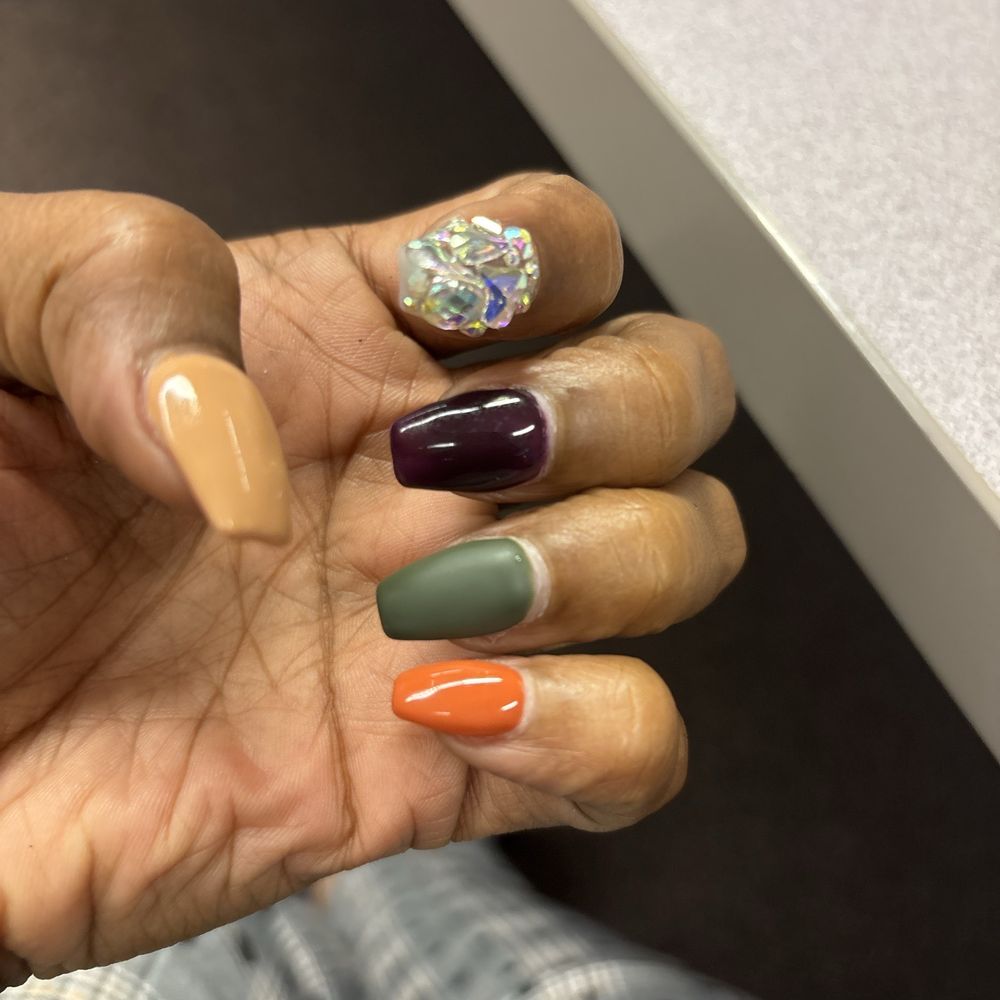 For Divas Only - I just got my multi color fall vibe with the junk nail... simple yet... super cute. And my toes match - Nail Salons Near Me - Warren, Michigan For Divas Only - I just got my multi color fall vibe with the junk nail... simple yet... super cute. And my toes match - Nail Salons Near Me - Warren, Michigan