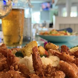 Deep Lagoon - Naples seafood restaurant serving fresh Gulf seafood, oysters, grouper, shrimp, lobster and fresh catch for lunch and dinner.