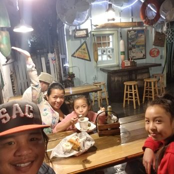 DJ's Clam Shack - Seafood Near Me - Key West, Florida