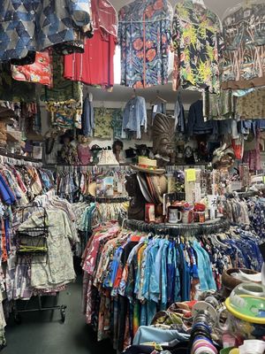 Bailey's Antiques and Aloha Shirts by null