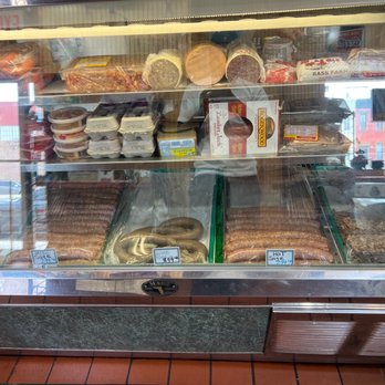 ST&M Country Store - a display case full of food - Sandwiches Near Me - Brooklyn, New York ST&M Country Store - a display case full of food - Sandwiches Near Me - Brooklyn, New York