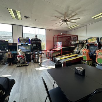 Famous Pizza - Arcade - Pizza Near Me - Rio Linda, California Famous Pizza - Arcade - Pizza Near Me - Rio Linda, California