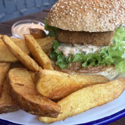 Emma Pea - Thai peanut burger with amazing fries/sauce