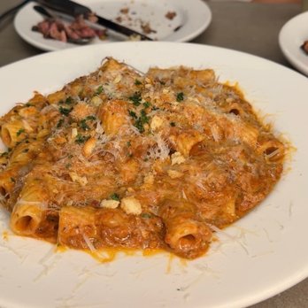 The Cutlery - Braised beef pasta - Steakhouses Near Me - Honolulu, Hawaii The Cutlery - Braised beef pasta - Steakhouses Near Me - Honolulu, Hawaii