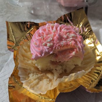 Pinkitzel - Delicious strawberry cupcake with real strawberry center. - Cupcakes Near Me - Oklahoma City, Oklahoma
