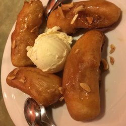 Langkawi Asia Spezialitäten - Fried bananas with honey, almonds and ice cream!