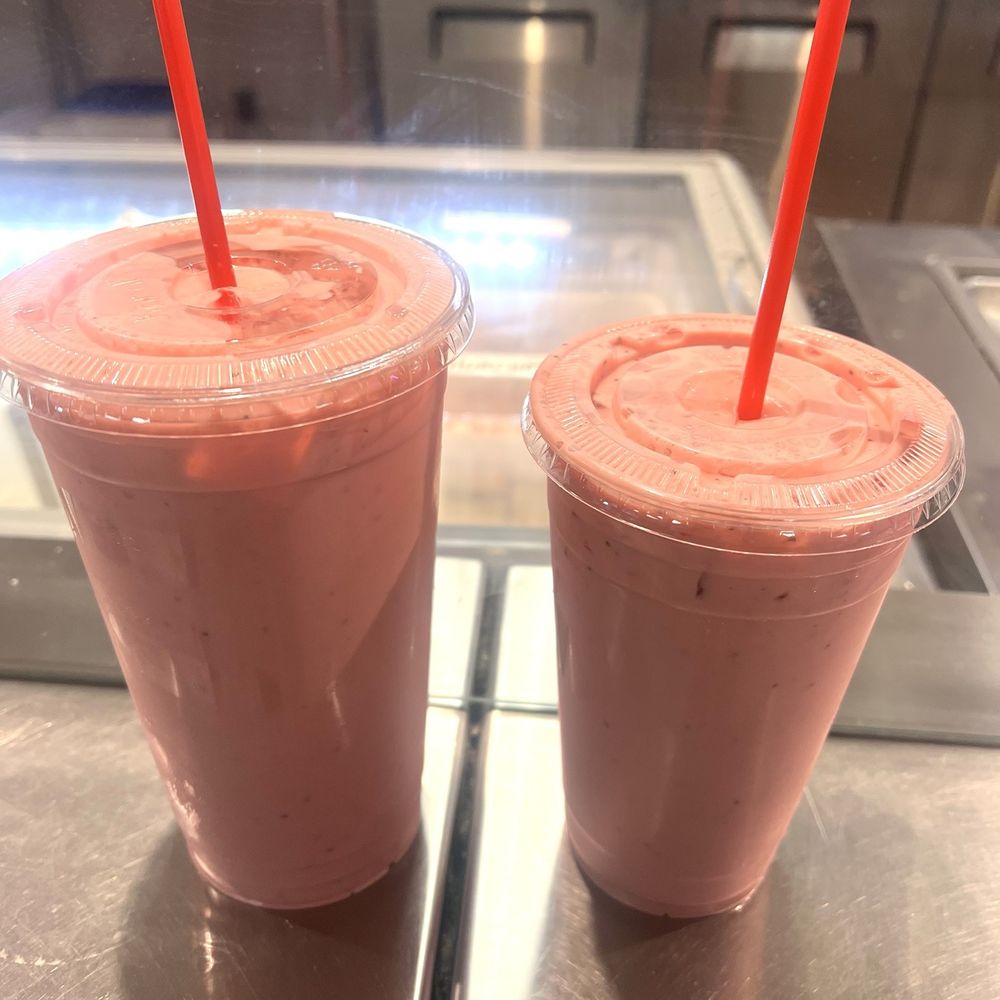 Michoacana Alhambra - Agua Fresca - Frutas (Strawberry, Banana, Apple) XL and L - Ice Cream & Frozen Yogurt Near Me - Alhambra, California