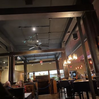 Tani Thai Restaurant - Interior - Thai Near Me - Buford, Georgia