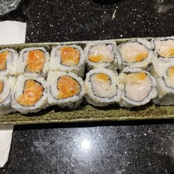 Goen Sushi Japanese Restaurant - Spicy salmon roll and spicy white tuna roll