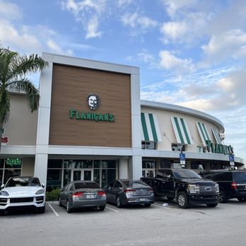 Flanigan's - parking lot - Sports Bars Near Me - Miramar, Florida