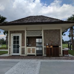 Plantation Golf Club - Backside of starter's box has automatic pellet ice and water.