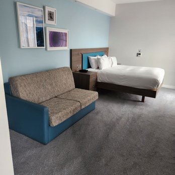 Hampton by Hilton Edinburgh West End - Bed and pull out couch - Hotels Near Me - Edinburgh, EDH