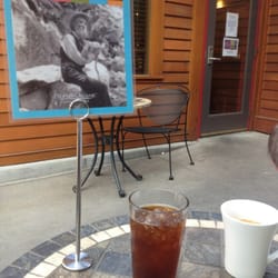 Peoples Organic - Patio breakfast