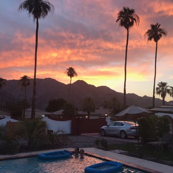 La Quinta Haceinda 1939 - The sunsets are breathtaking from La Quinta Hacienda 1939 - Vacation Rentals Near Me - La Quinta, California