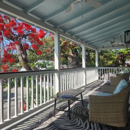 The beautiful porch of the "Porches on Frances Inn" The beautiful porch of the "Porches on Frances Inn"