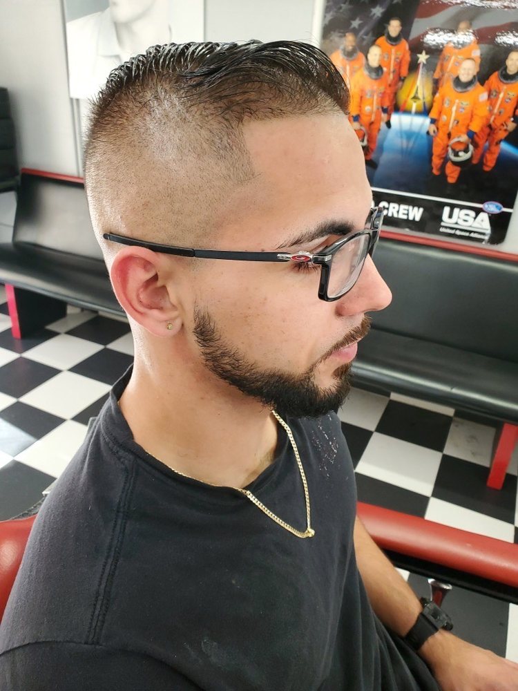 Baron Barbershop Logo