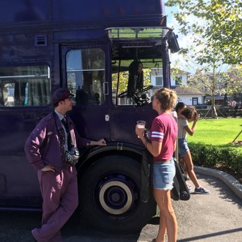 Universal Studios Florida - Having a conversation with a shrunken head on the Knight Bus! - Amusement Parks Near Me - Orlando, Florida