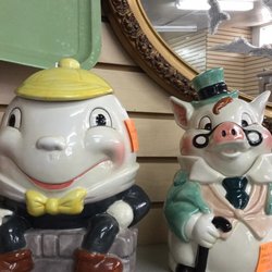 Rusty Retro Antiques & Oddities
