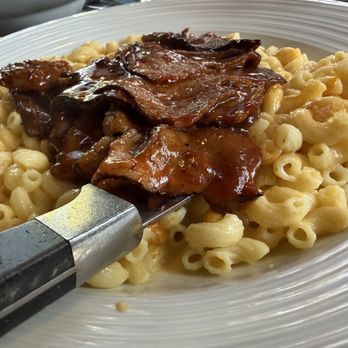 Gus' Grille - Brisket Mac n cheese - American Near Me - Lake Bluff, Illinois Gus' Grille - Brisket Mac n cheese - American Near Me - Lake Bluff, Illinois