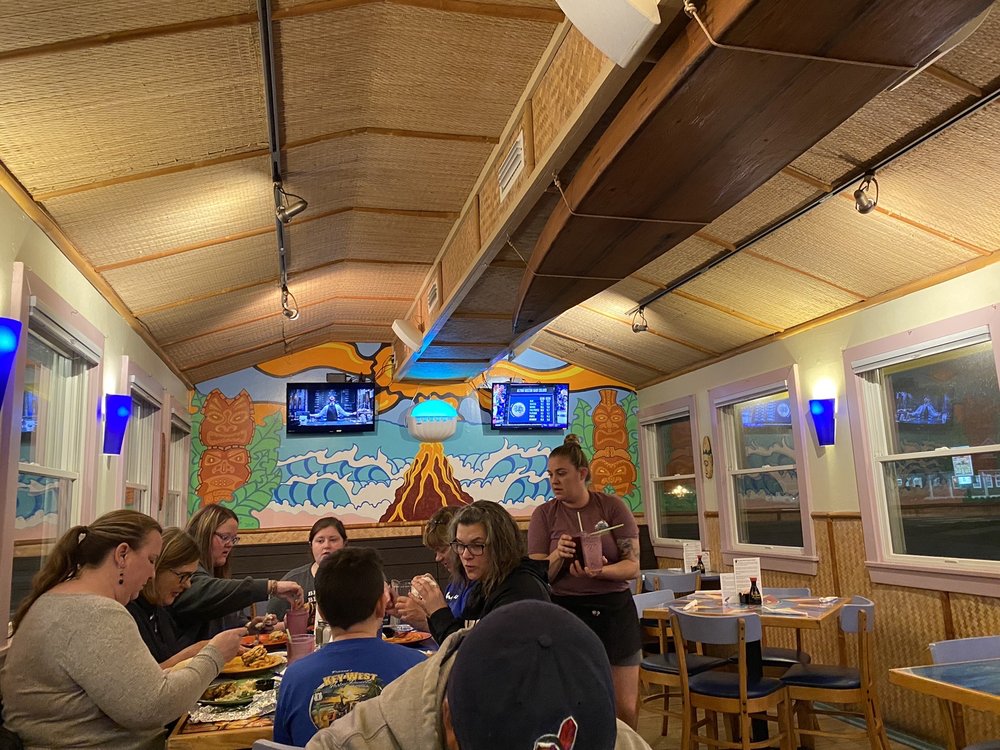 Mama Kwan's Tiki Bar & Grill